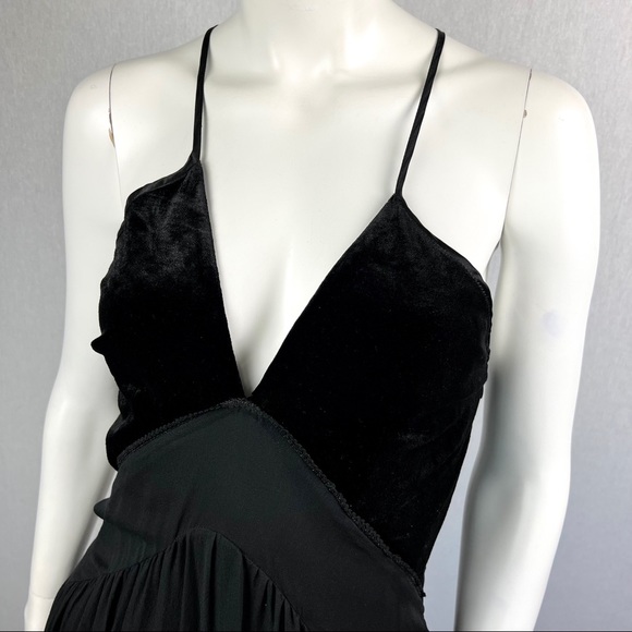 ❗️SOLD❗️NWT Bebe Velvet & Silk Strappy Backless Busty Little Black Mini Dress - Picture 13 of 16